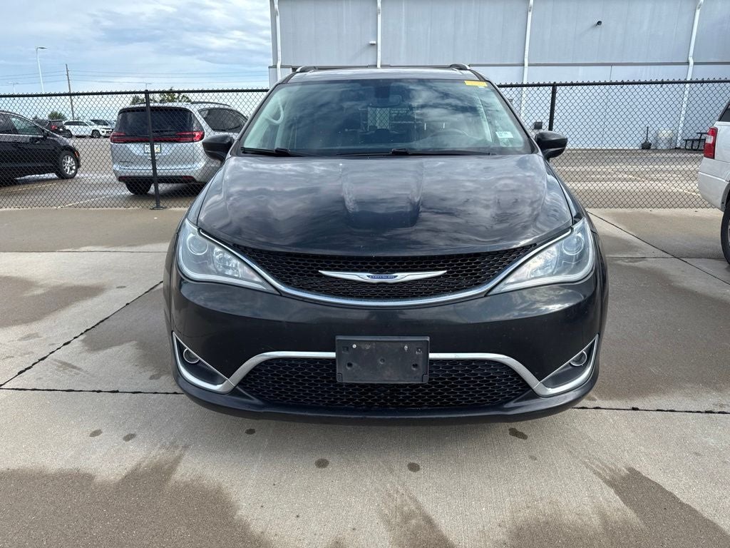 Used 2020 Chrysler Pacifica Touring L with VIN 2C4RC1BG5LR173327 for sale in Waukee, IA