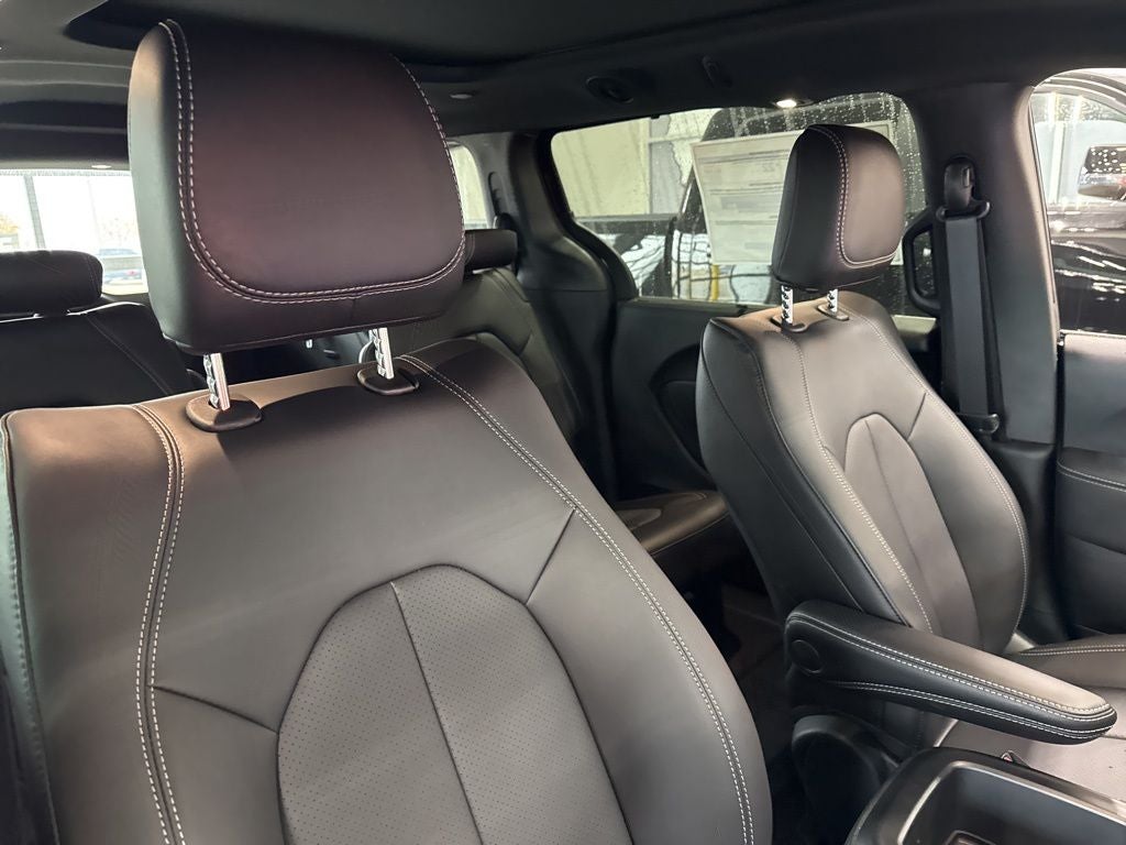 2025 Chrysler Pacifica PACIFICA SELECT