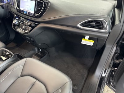 2025 Chrysler Pacifica PACIFICA SELECT