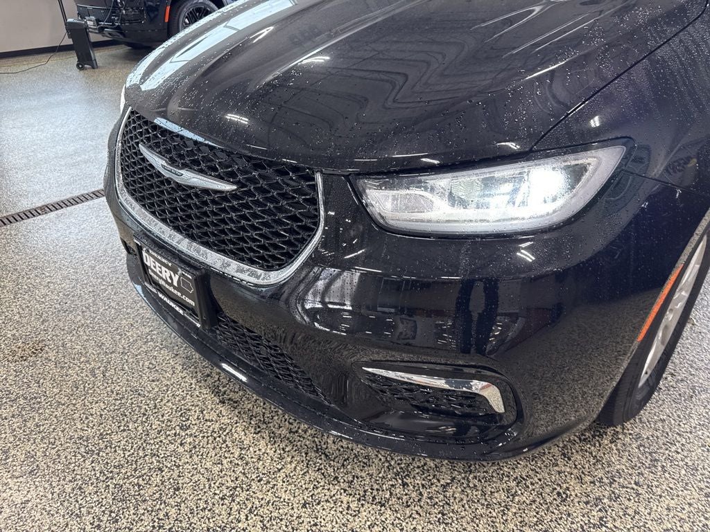 2025 Chrysler Pacifica PACIFICA SELECT