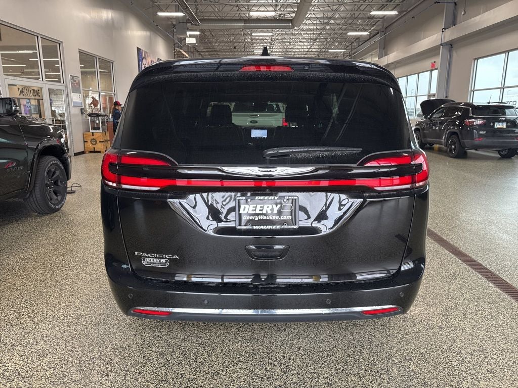 2025 Chrysler Pacifica PACIFICA SELECT