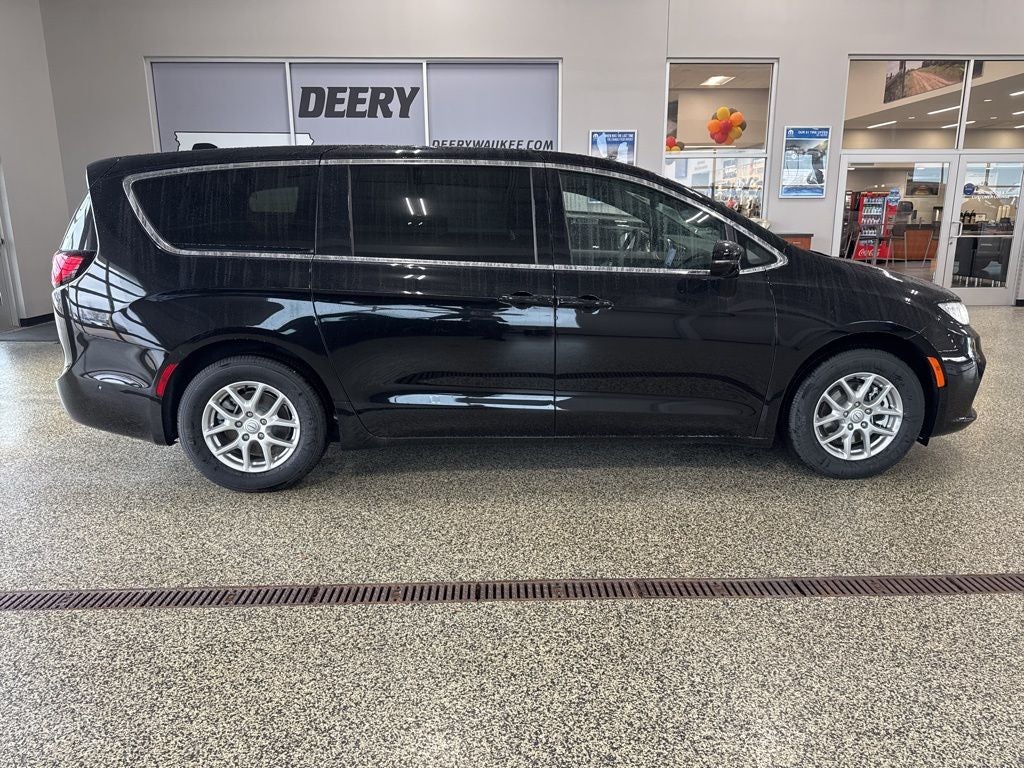 2025 Chrysler Pacifica PACIFICA SELECT