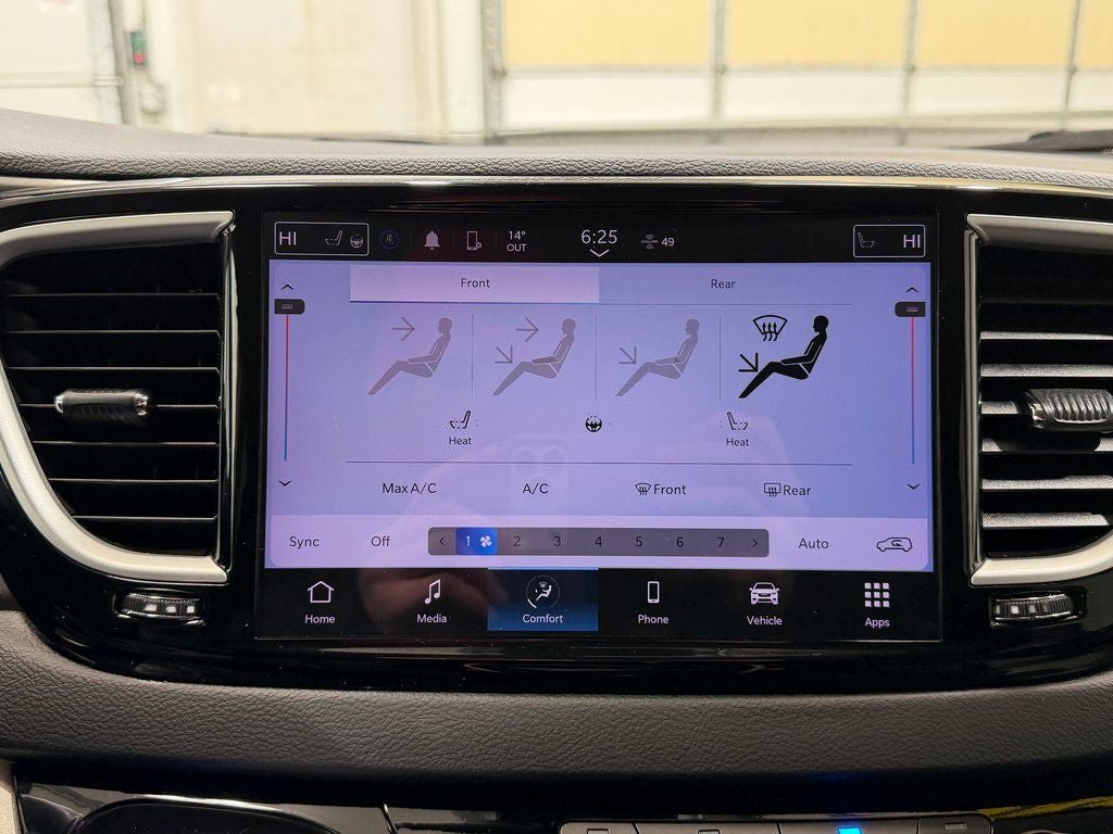 2024 Chrysler Pacifica Touring L