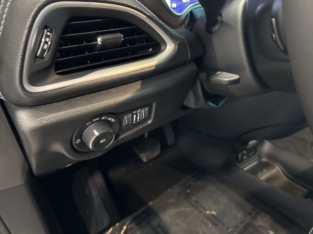 2025 Chrysler Pacifica PACIFICA SELECT