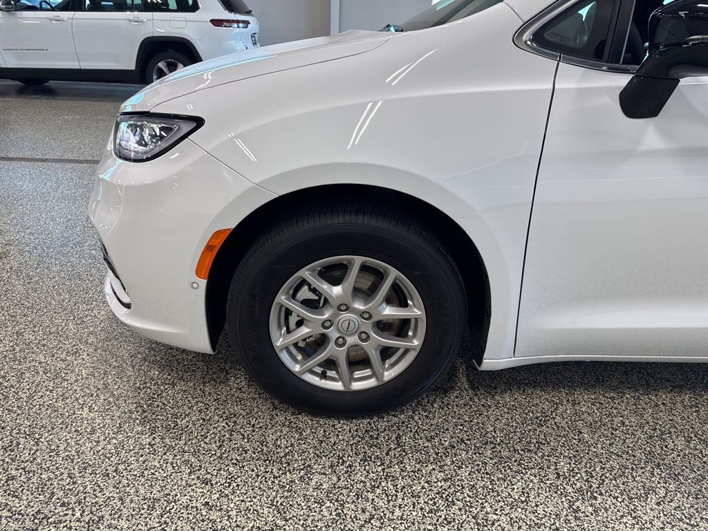 2025 Chrysler Pacifica PACIFICA SELECT