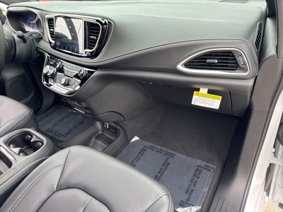 2027 Chrysler Pacifica PACIFICA SELECT