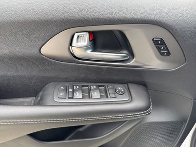 2027 Chrysler Pacifica PACIFICA SELECT