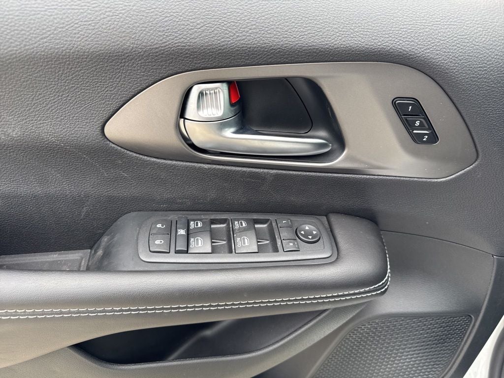 2027 Chrysler Pacifica PACIFICA SELECT