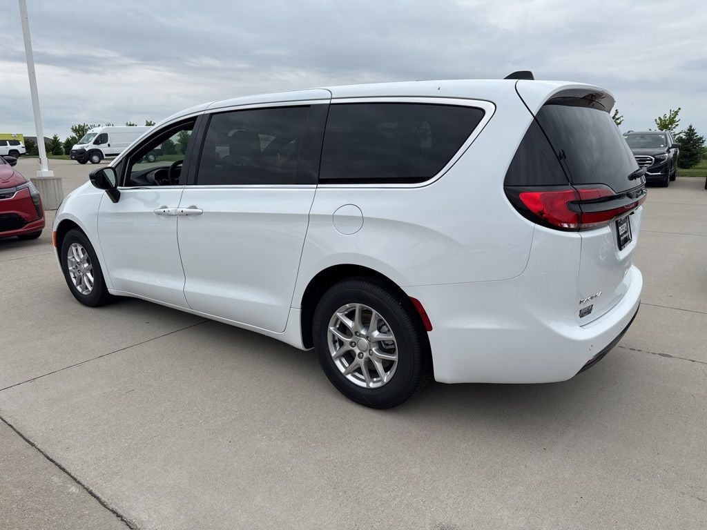 2027 Chrysler Pacifica PACIFICA SELECT