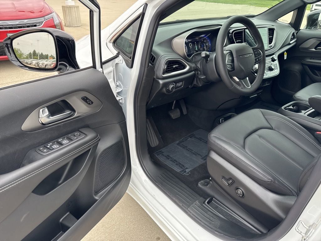 2027 Chrysler Pacifica PACIFICA SELECT