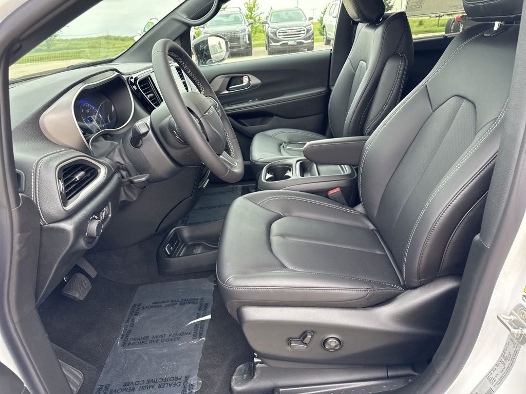 2027 Chrysler Pacifica PACIFICA SELECT