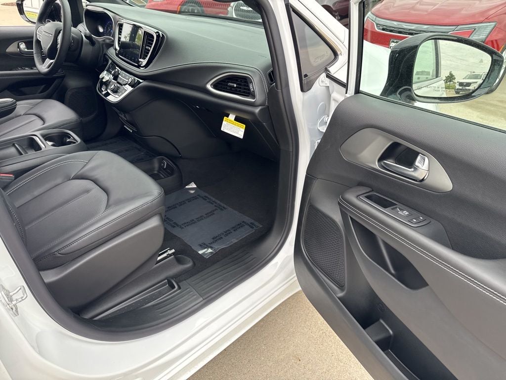 2027 Chrysler Pacifica PACIFICA SELECT