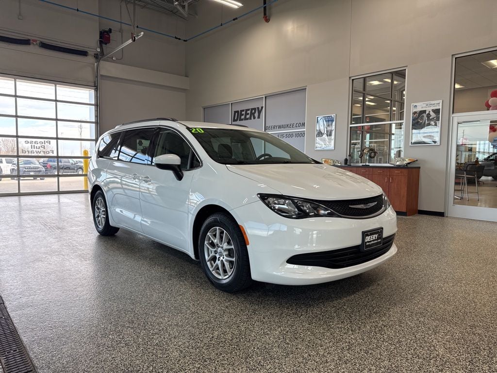 2020 Chrysler Voyager LXI