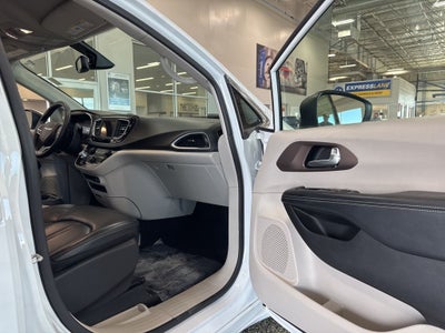 2020 Chrysler Voyager LXI