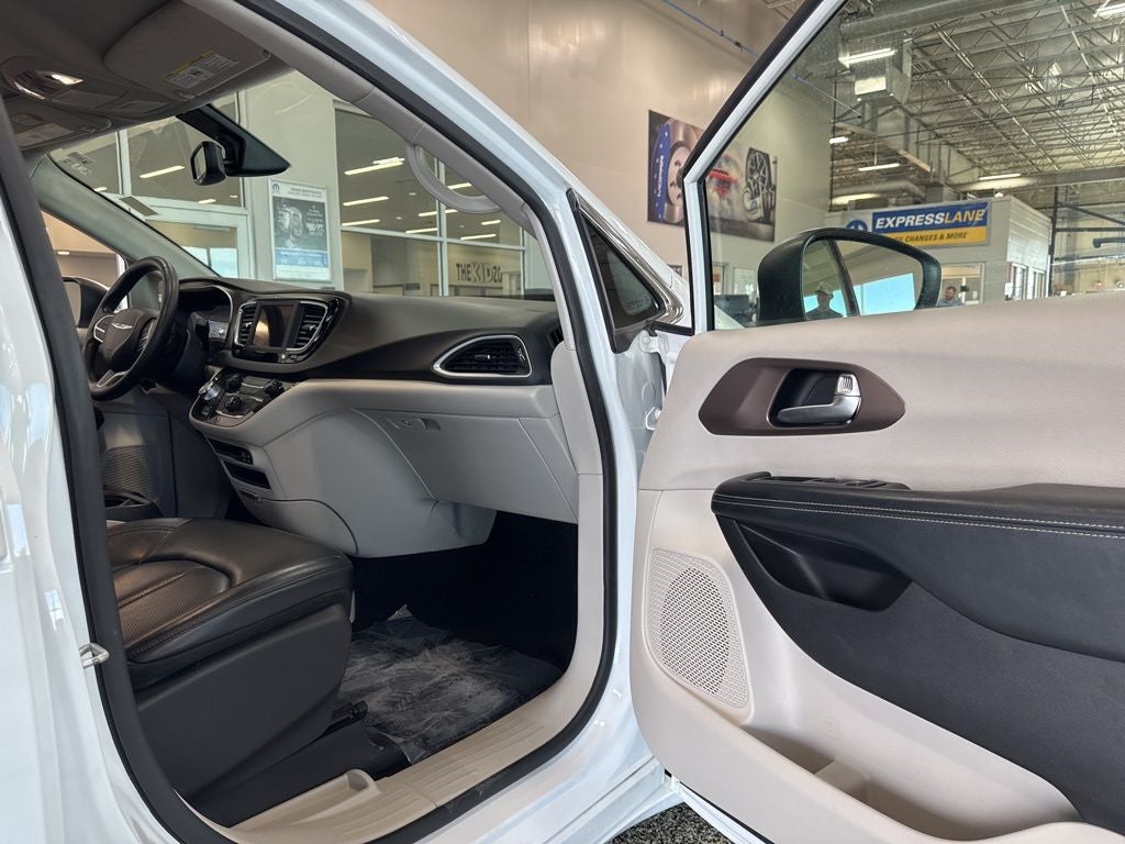 2020 Chrysler Voyager LXI