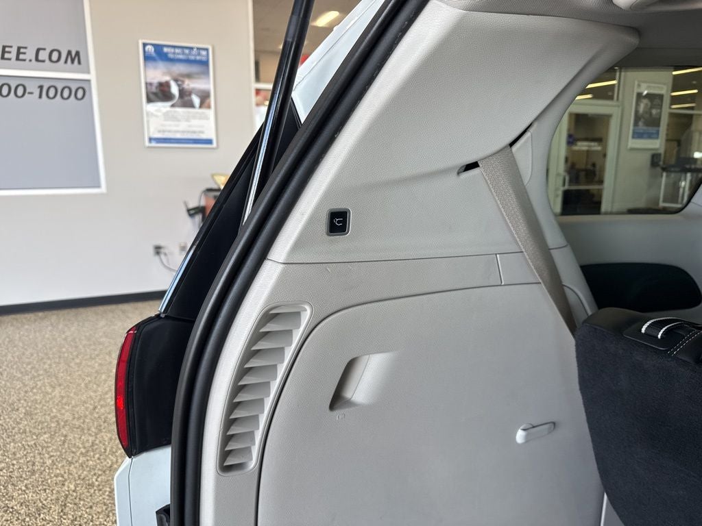 2020 Chrysler Voyager LXI