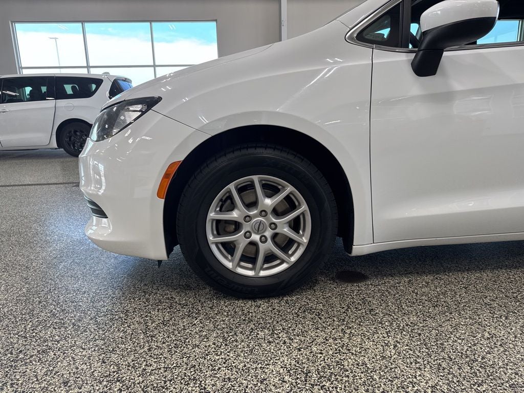 2020 Chrysler Voyager LXI