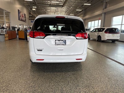 2020 Chrysler Voyager LXI