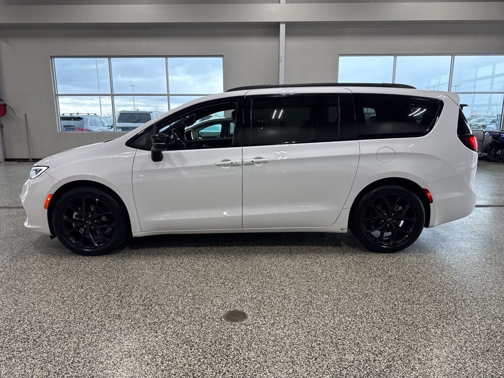 2025 Chrysler Pacifica Limited