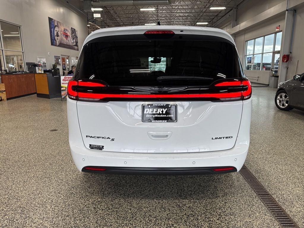 2025 Chrysler Pacifica Limited