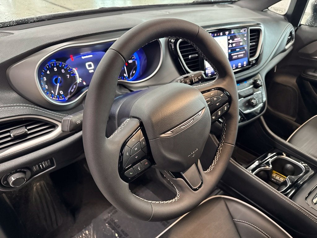 2027 Chrysler Pacifica PACIFICA LIMITED