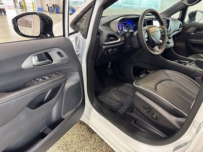 2027 Chrysler Pacifica PACIFICA LIMITED