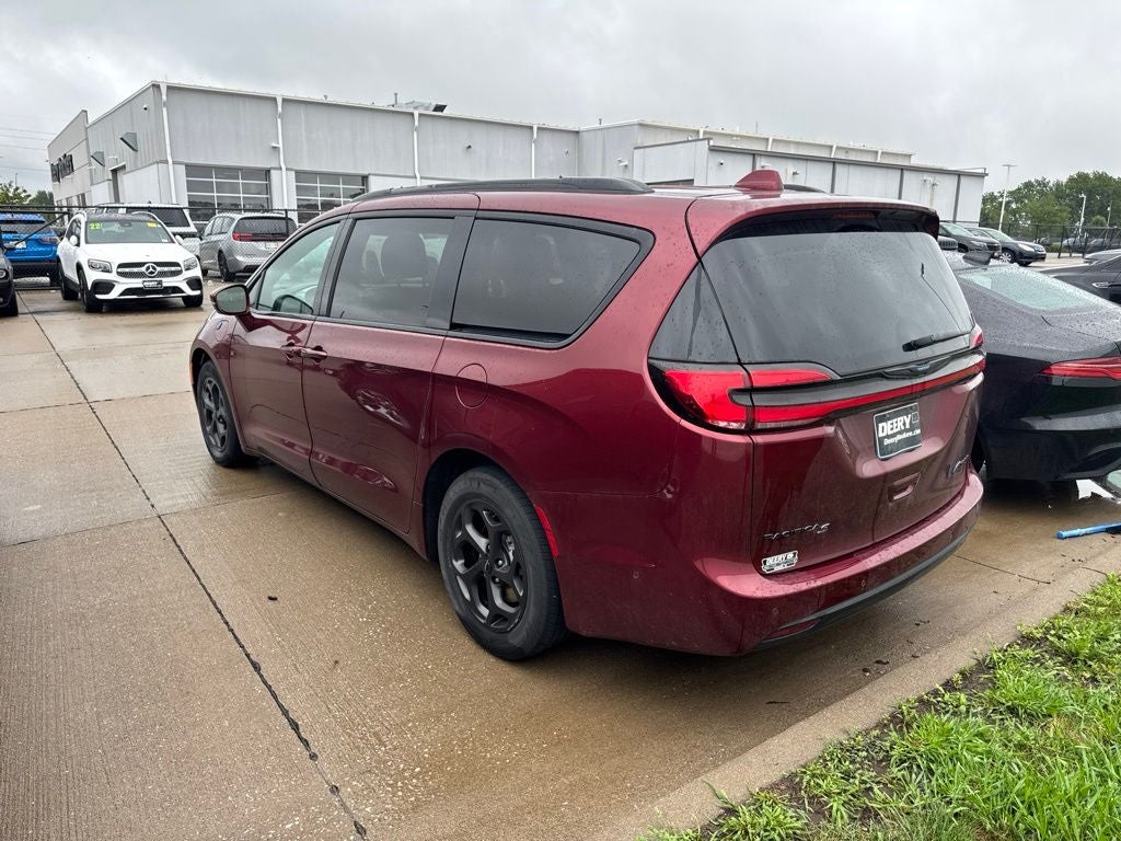 2021 Chrysler Pacifica Hybrid Touring L