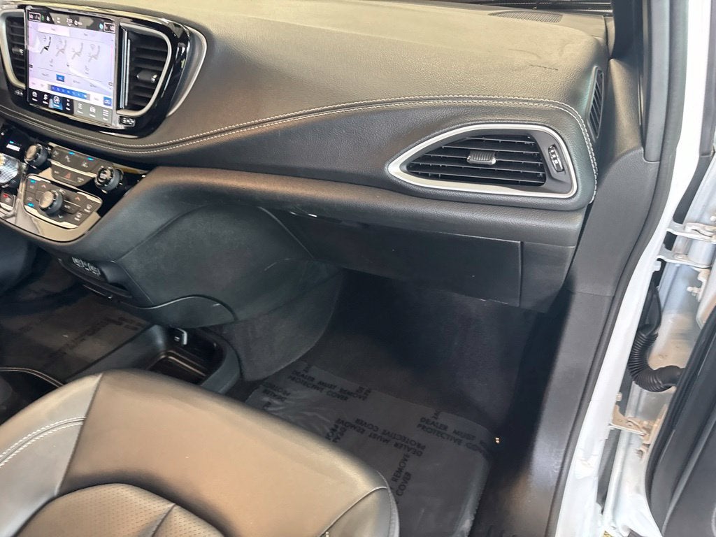 2024 Chrysler Pacifica Hybrid S Appearance Pkg