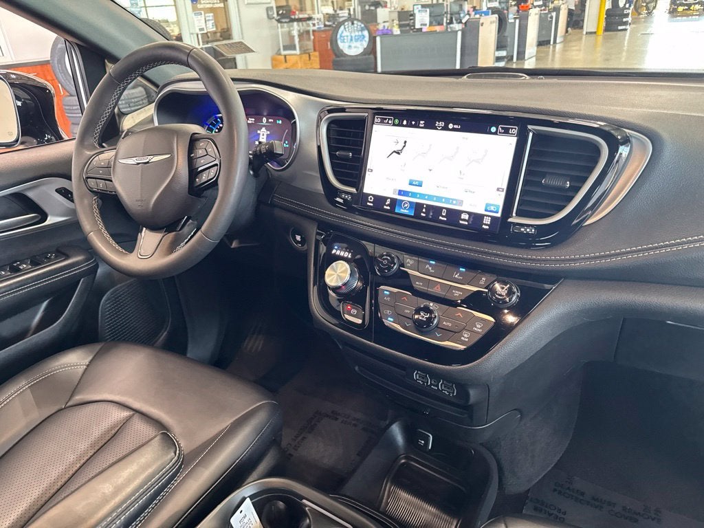 2024 Chrysler Pacifica Hybrid S Appearance Pkg