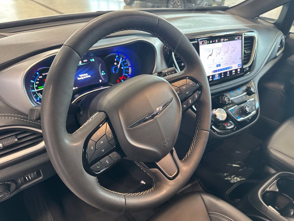 2024 Chrysler Pacifica Hybrid S Appearance Pkg