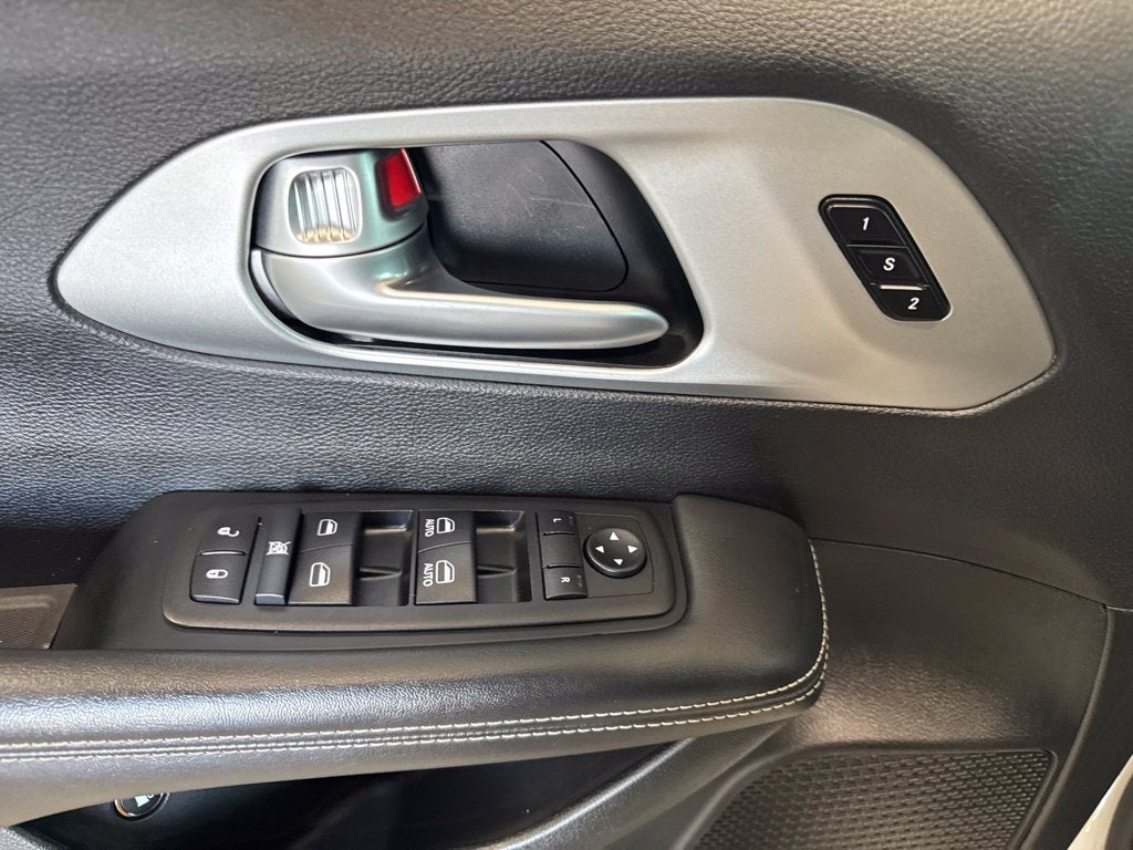 2024 Chrysler Pacifica Hybrid S Appearance Pkg
