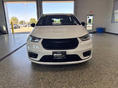 2024 Chrysler Pacifica Hybrid S Appearance Pkg