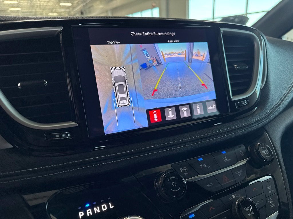 2024 Chrysler Pacifica Hybrid S Appearance Pkg