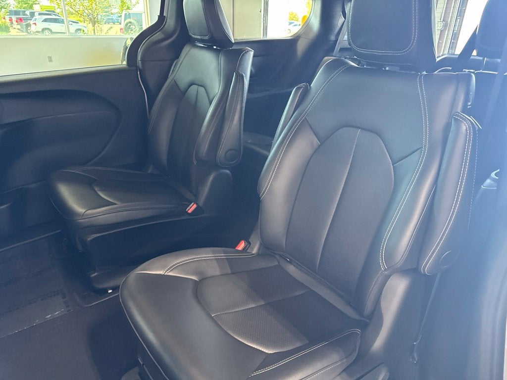 2024 Chrysler Pacifica Hybrid S Appearance Pkg