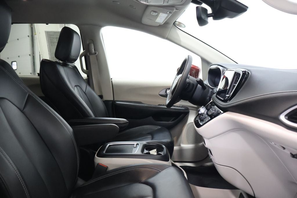 2022 Chrysler Pacifica Touring L AWD