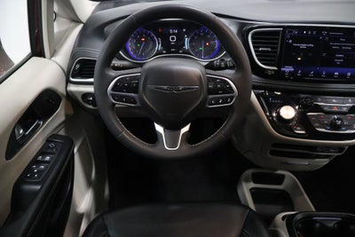 2022 Chrysler Pacifica Touring L AWD