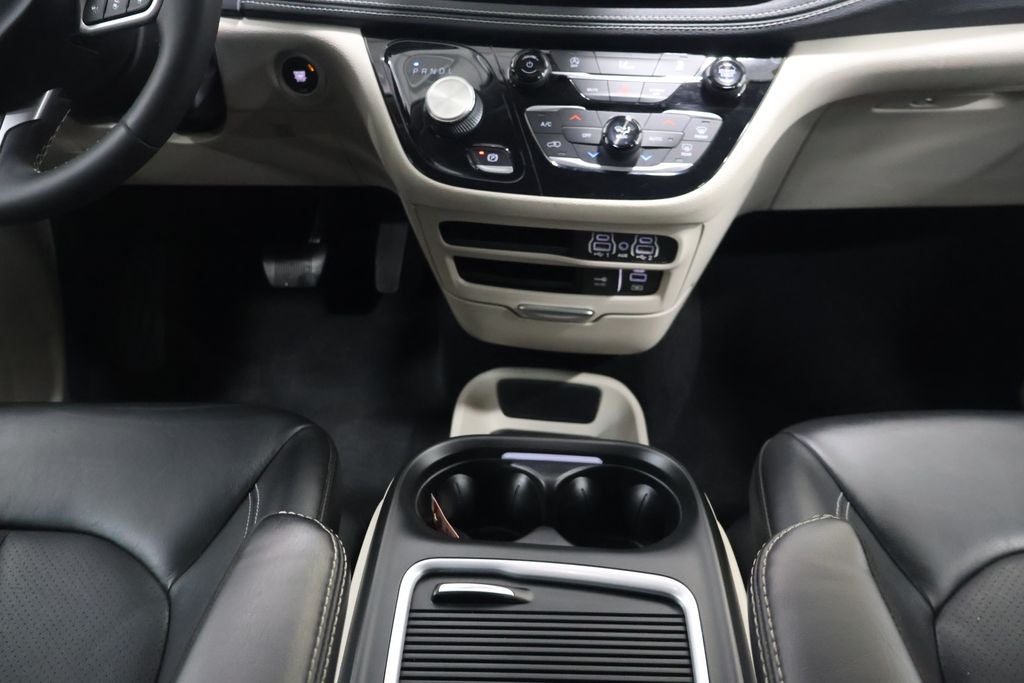 2022 Chrysler Pacifica Touring L AWD