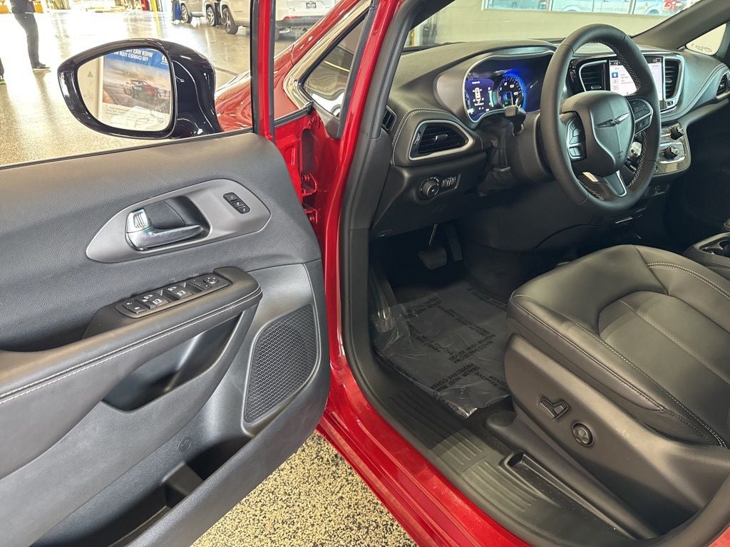 2026 Chrysler Pacifica PACIFICA SELECT AWD