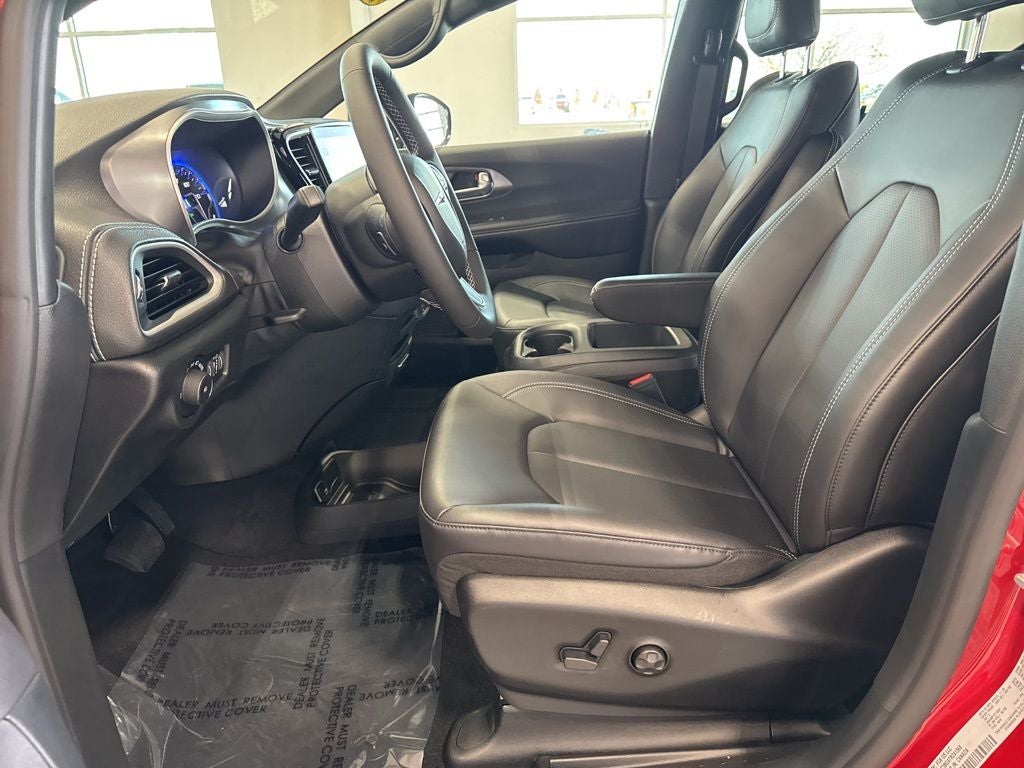 2026 Chrysler Pacifica PACIFICA SELECT AWD