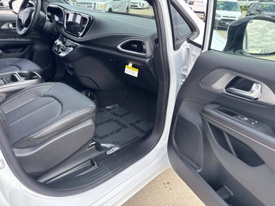 2027 Chrysler Pacifica PACIFICA SELECT AWD
