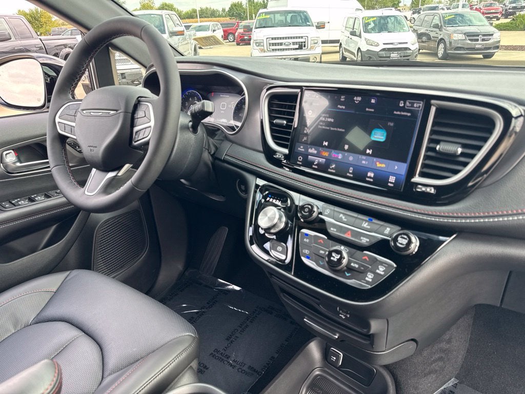 2027 Chrysler Pacifica PACIFICA SELECT AWD