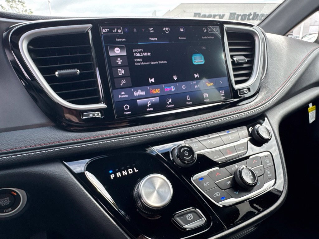 2027 Chrysler Pacifica PACIFICA SELECT AWD