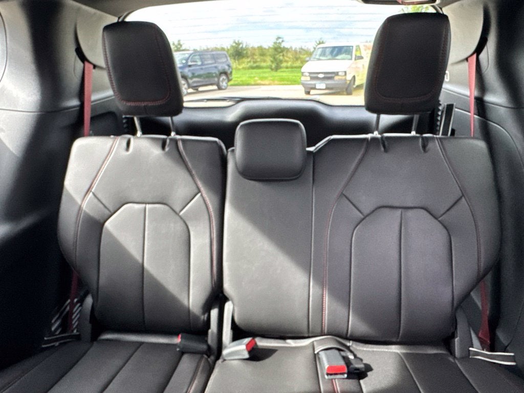 2027 Chrysler Pacifica PACIFICA SELECT AWD
