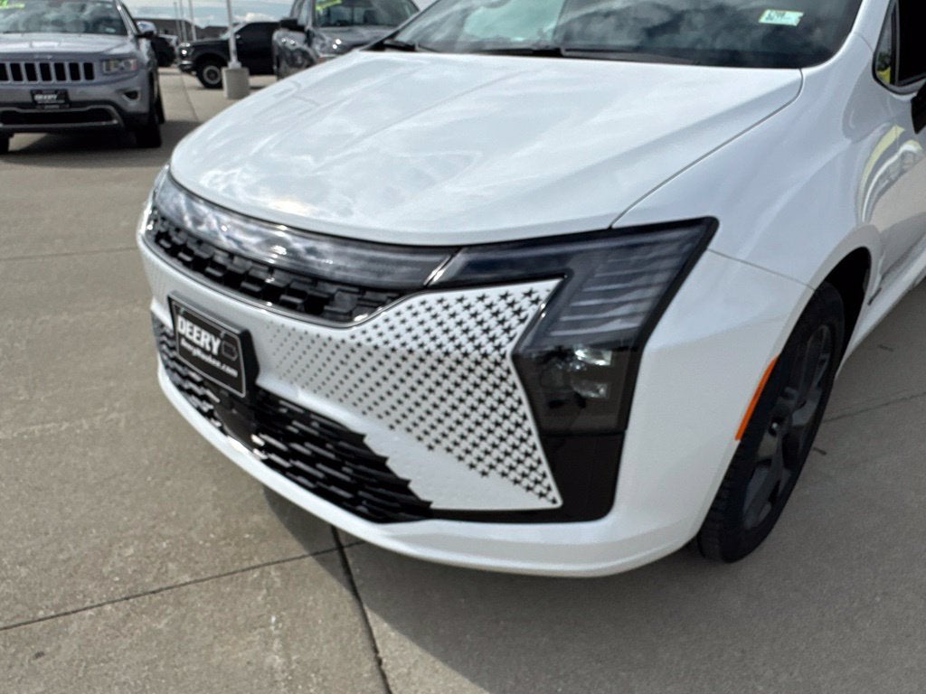 2027 Chrysler Pacifica PACIFICA SELECT AWD