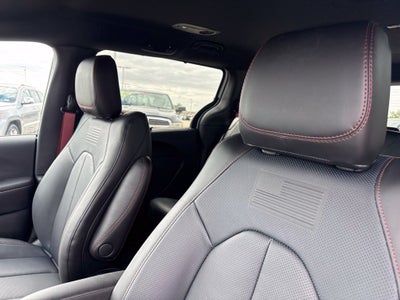 2027 Chrysler Pacifica PACIFICA SELECT AWD
