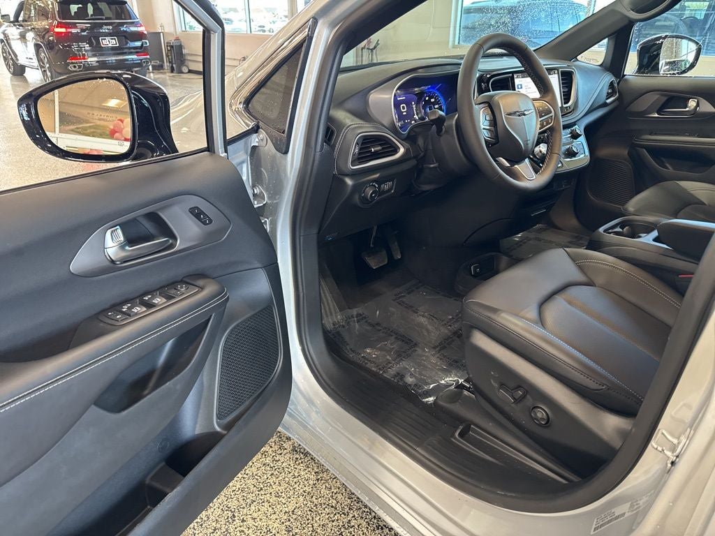 2026 Chrysler Pacifica PACIFICA SELECT AWD