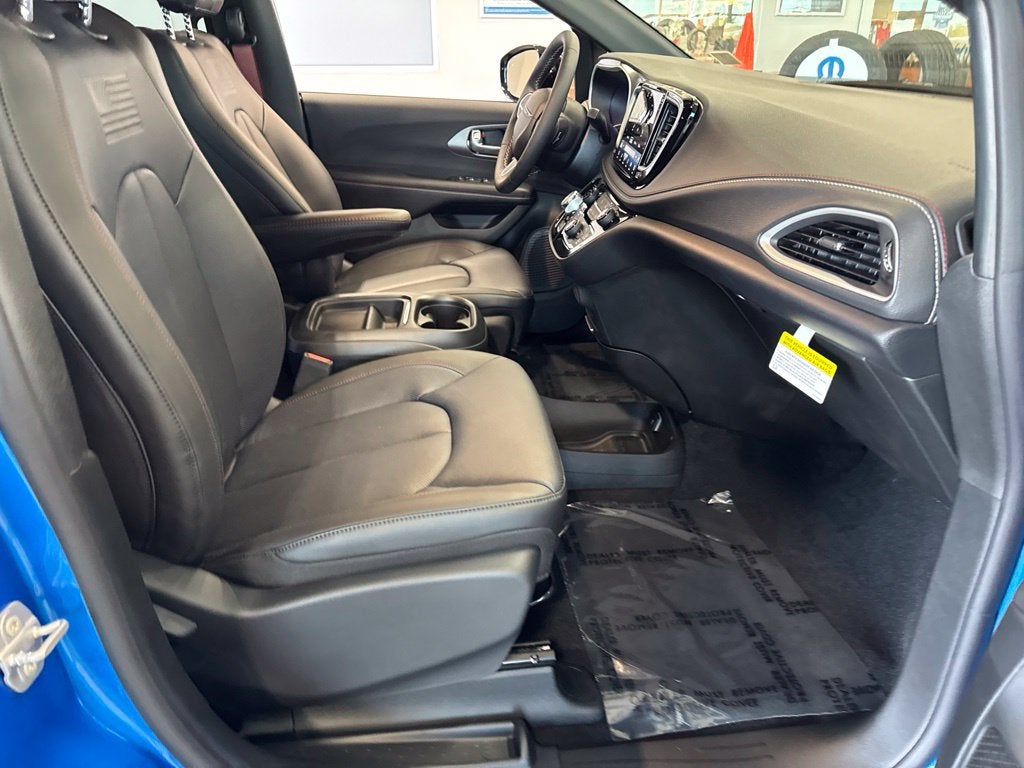 2027 Chrysler Pacifica PACIFICA SELECT AWD