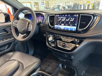 2027 Chrysler Pacifica PACIFICA SELECT AWD