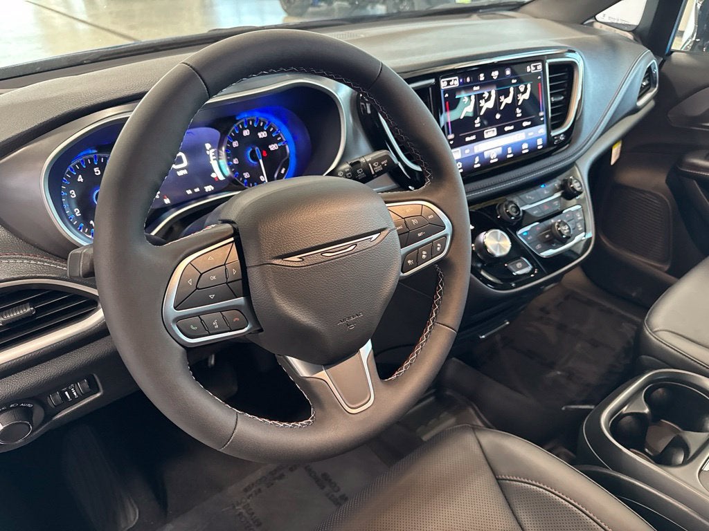2027 Chrysler Pacifica PACIFICA SELECT AWD