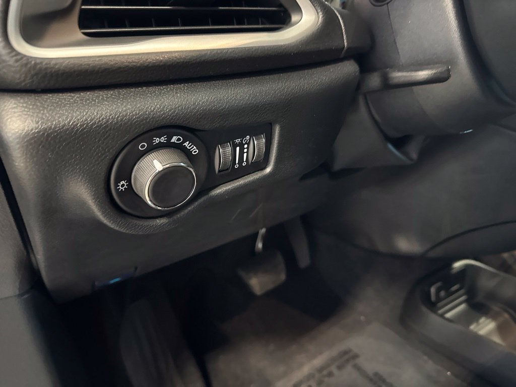 2027 Chrysler Pacifica PACIFICA SELECT AWD